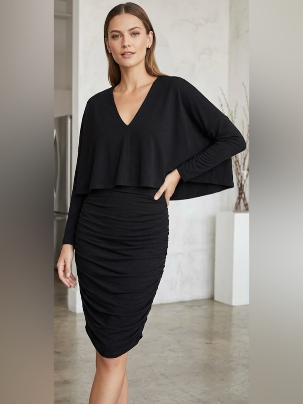 BCBGMAXAZRIA Chic Black V-Neck Ruched Midi Dress M